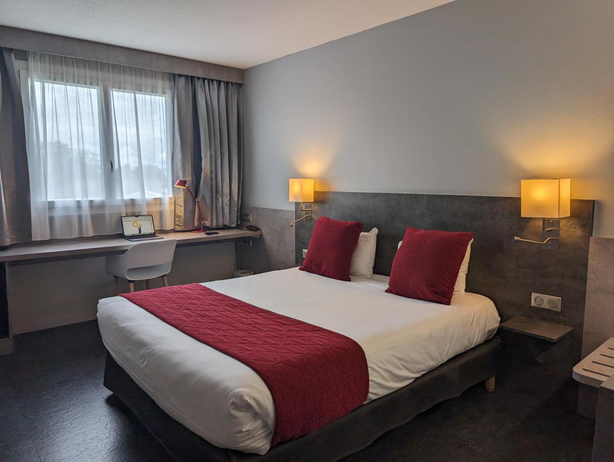 Hotel L'Hotan ปอร์เตท์-ซูร์-กาโรนน์ ภายนอก รูปภาพ