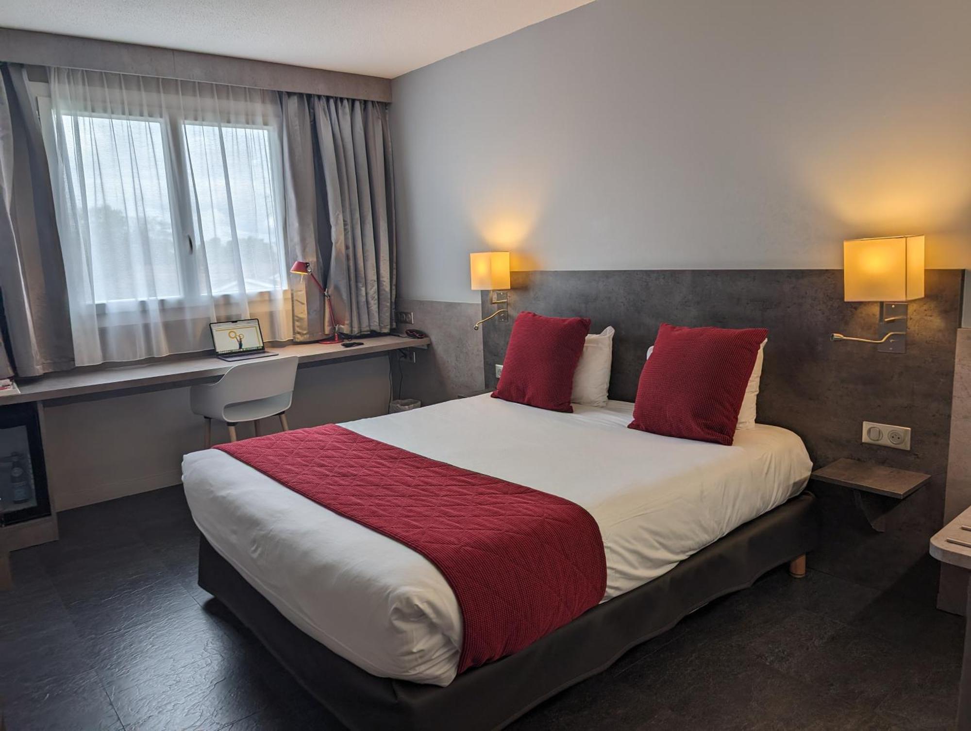 Hotel L'Hotan ปอร์เตท์-ซูร์-กาโรนน์ ภายนอก รูปภาพ