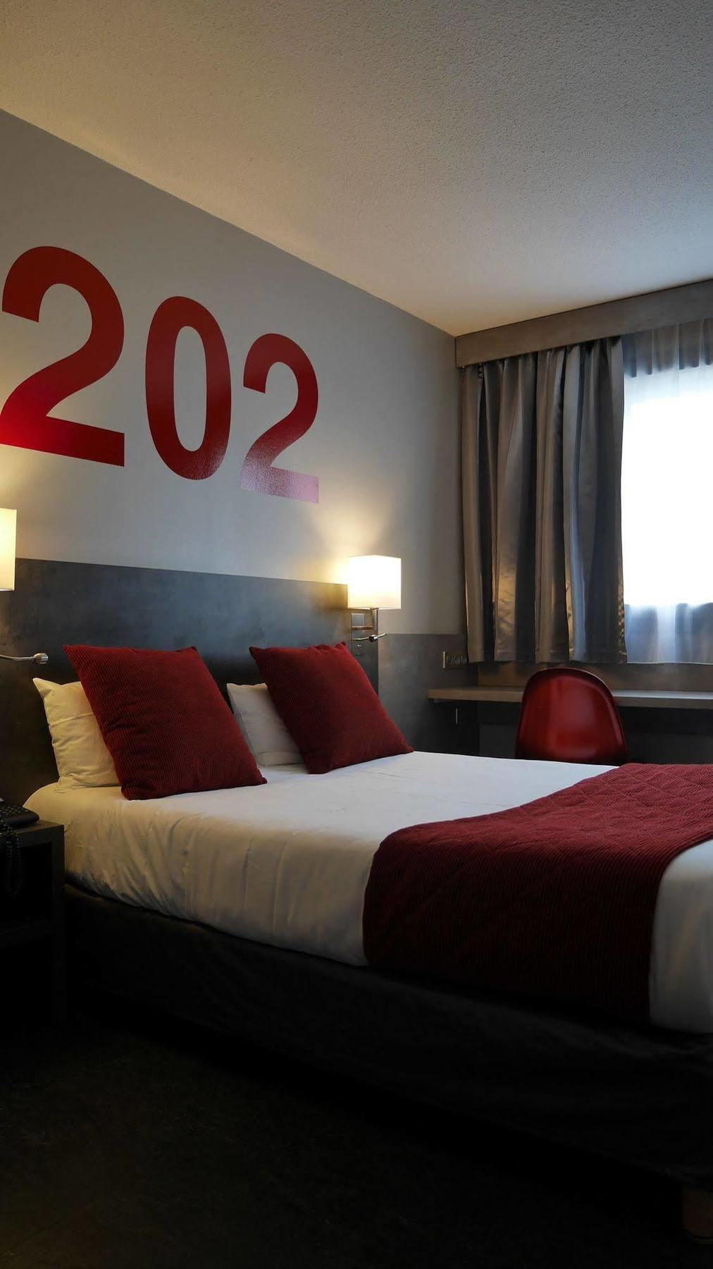 Hotel L'Hotan ปอร์เตท์-ซูร์-กาโรนน์ ภายนอก รูปภาพ