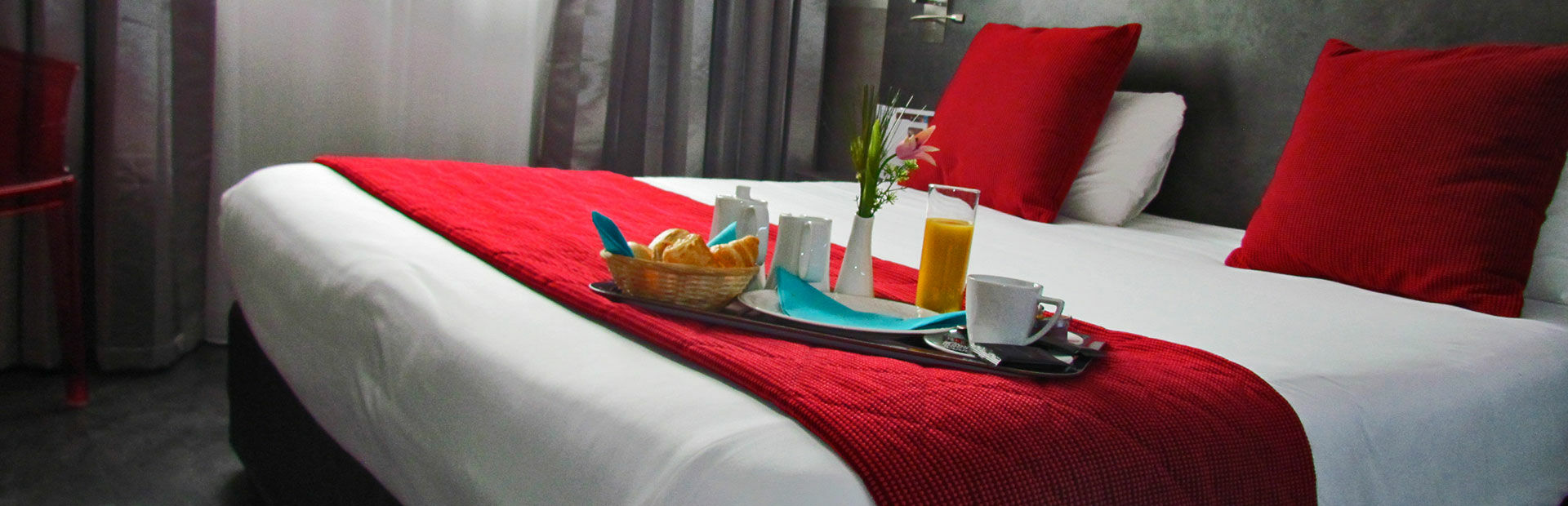 Hotel L'Hotan ปอร์เตท์-ซูร์-กาโรนน์ ภายนอก รูปภาพ